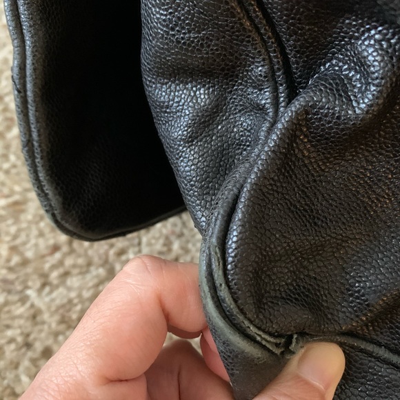 Chanel Glazed Caviar Large pocket in the city bag - Picture 4 of 10